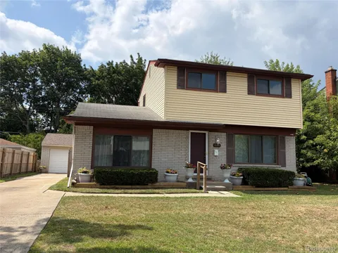 23101 Purdue Avenue
