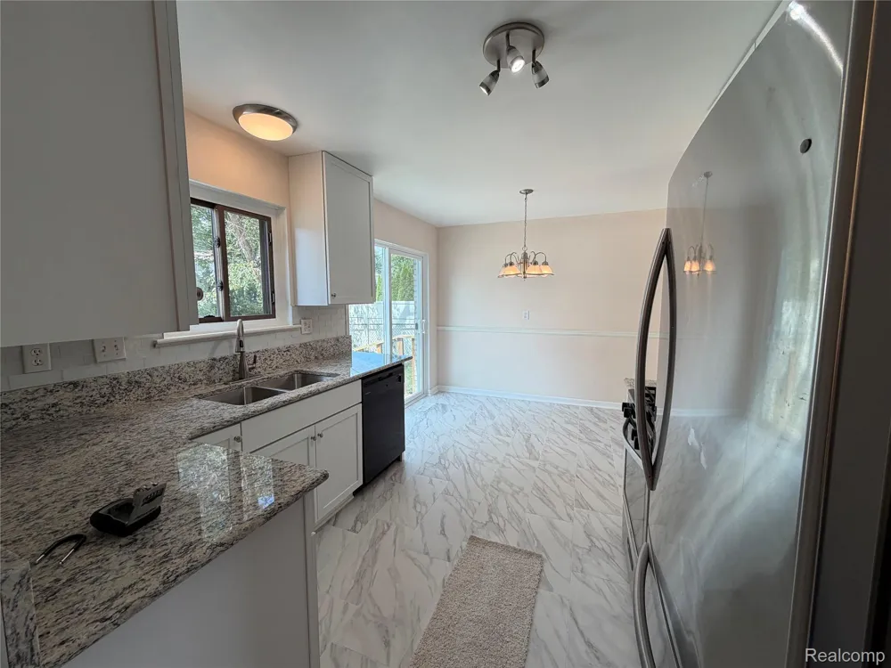 23101 Purdue Avenue Farmington Hills City, MI 48336