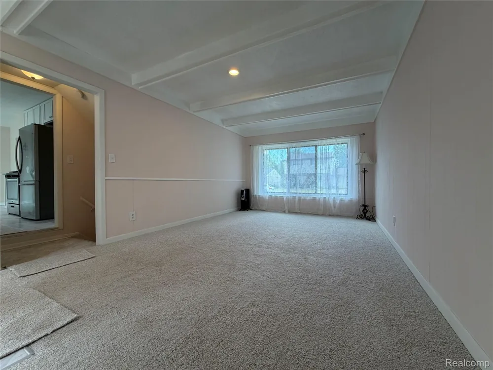 23101 Purdue Avenue Farmington Hills City, MI 48336