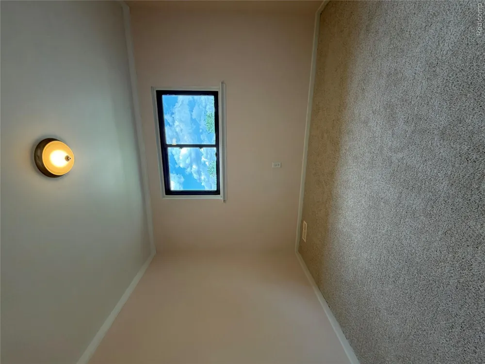 23101 Purdue Avenue Farmington Hills City, MI 48336