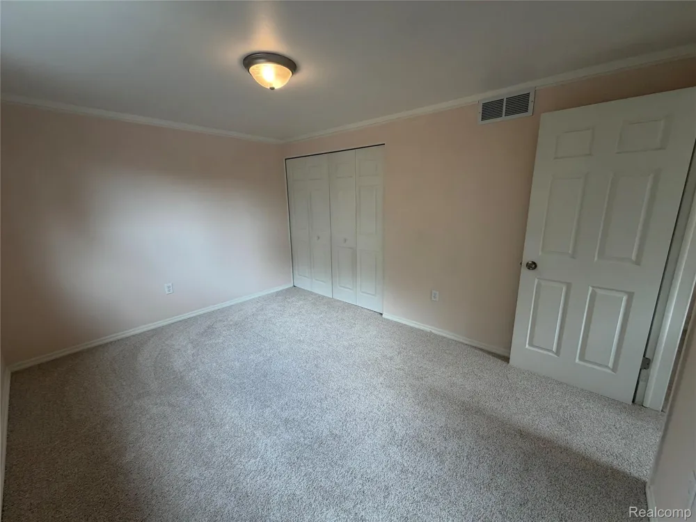 23101 Purdue Avenue Farmington Hills City, MI 48336
