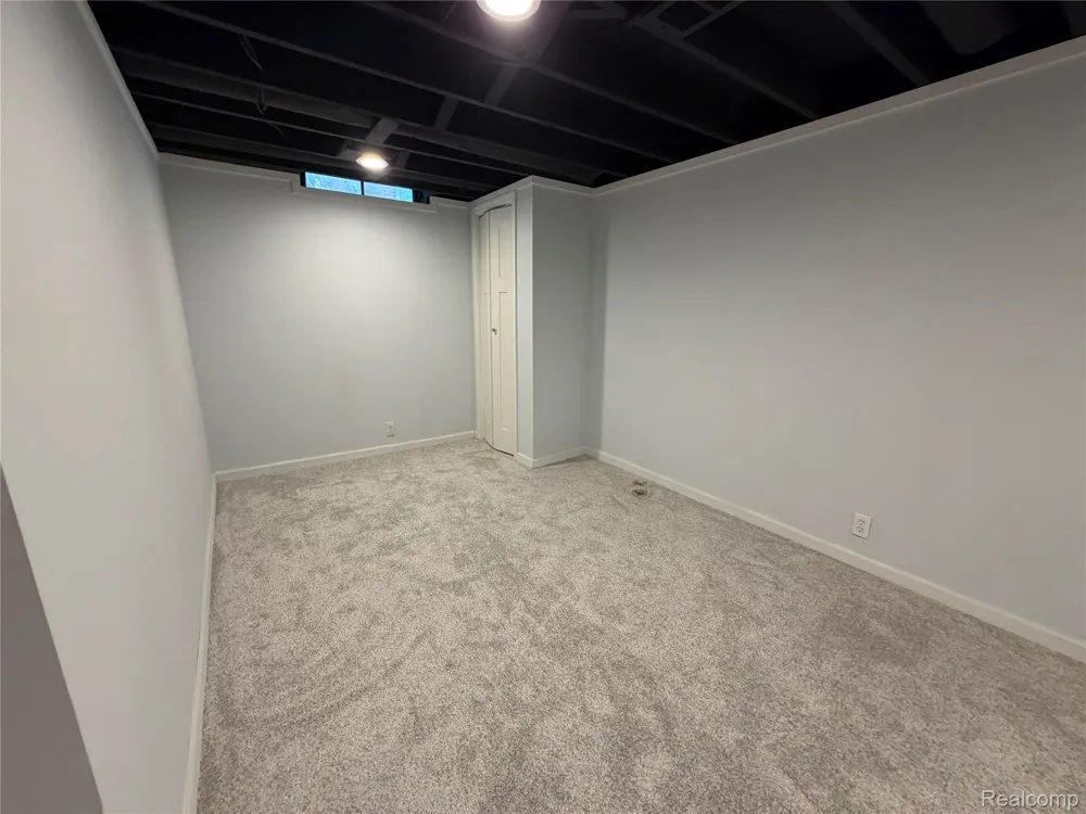 23101 Purdue Avenue Farmington Hills City, MI 48336