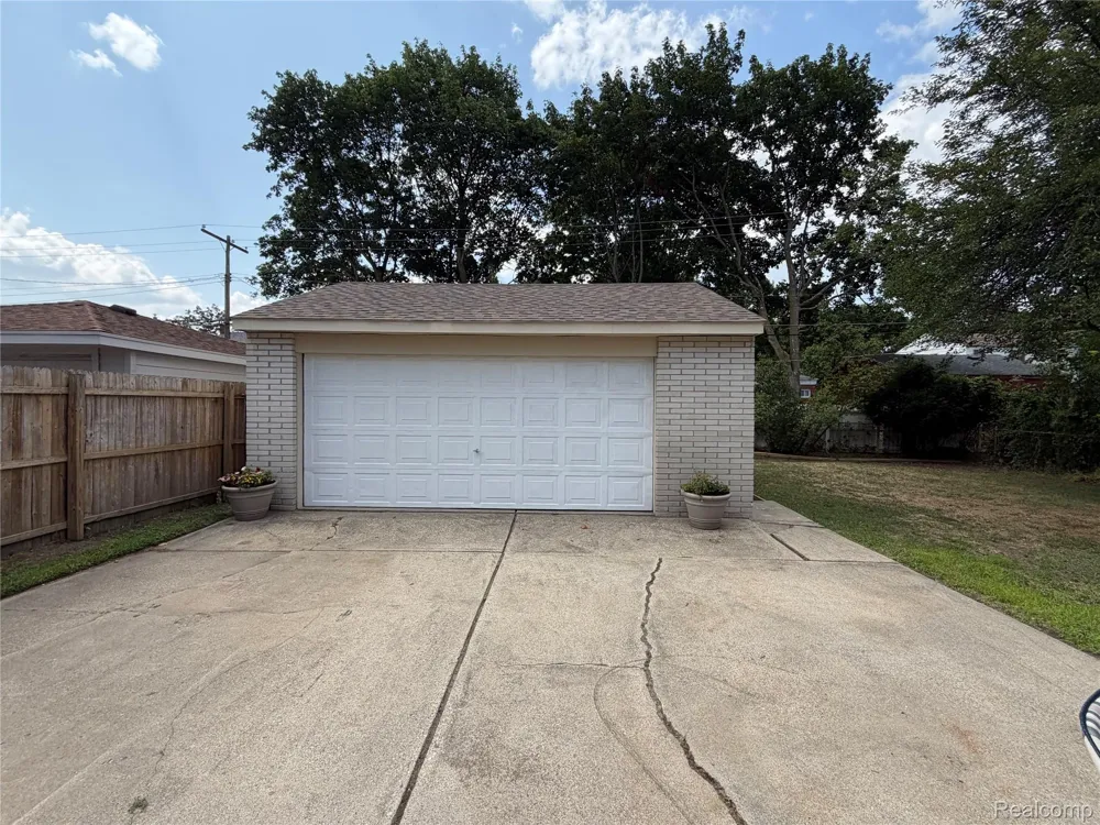 23101 Purdue Avenue Farmington Hills City, MI 48336