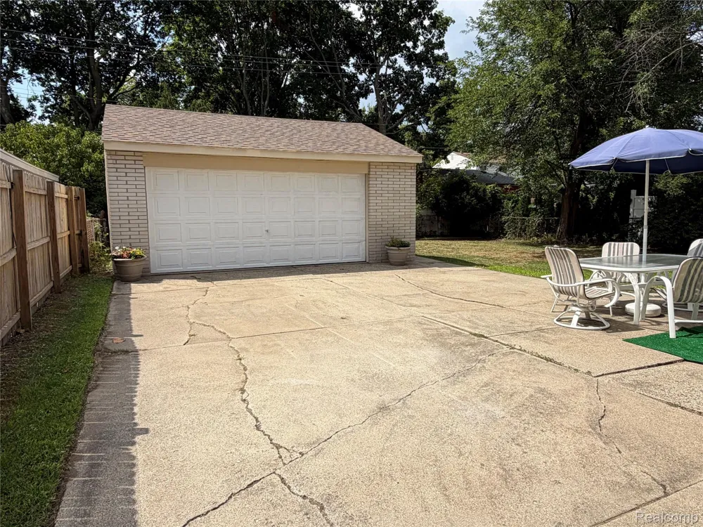 23101 Purdue Avenue Farmington Hills City, MI 48336