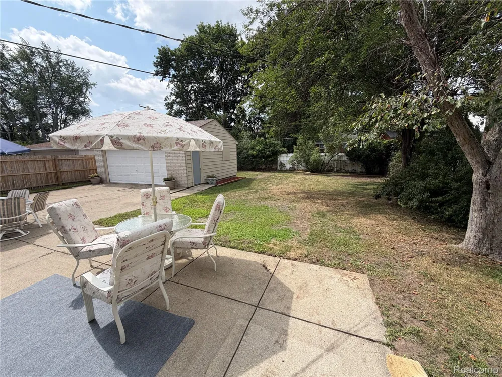 23101 Purdue Avenue Farmington Hills City, MI 48336