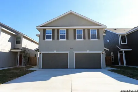 10310 Lynwood Village