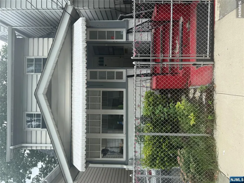 292 Smith Street Newark, NJ 07106