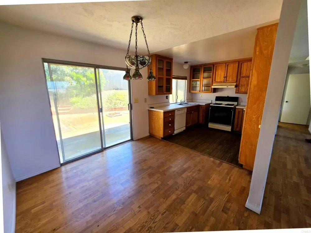 3830 Polly Lane Carlsbad, CA 92008