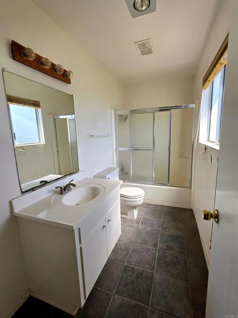 3830 Polly Lane Carlsbad, CA 92008