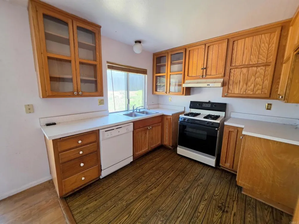 3830 Polly Lane Carlsbad, CA 92008