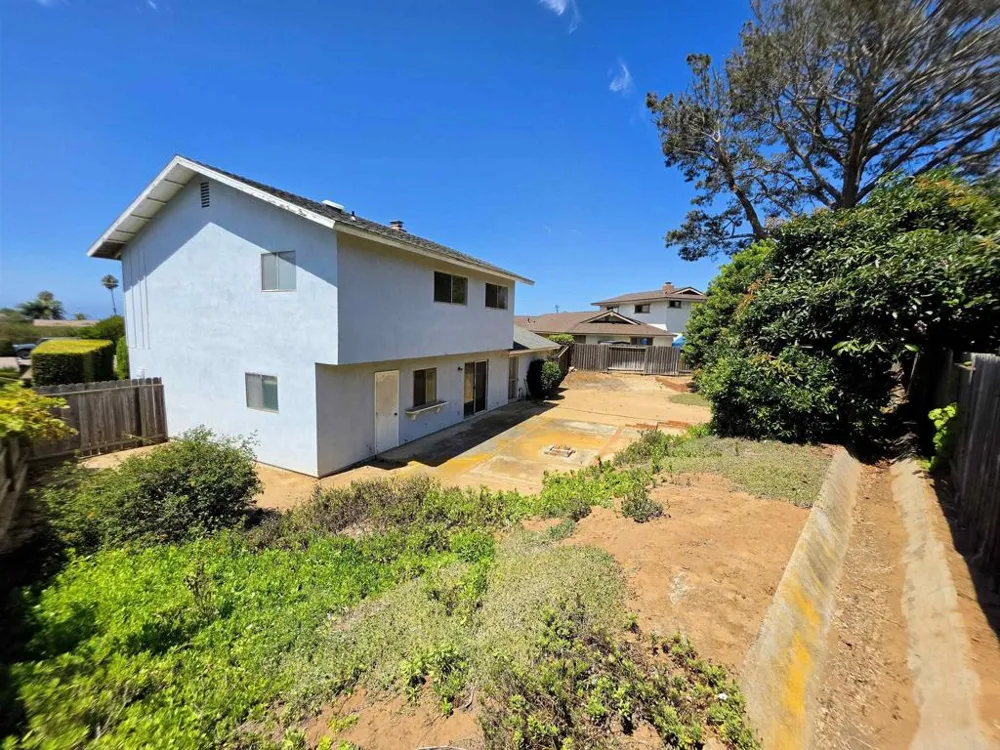 3830 Polly Lane Carlsbad, CA 92008