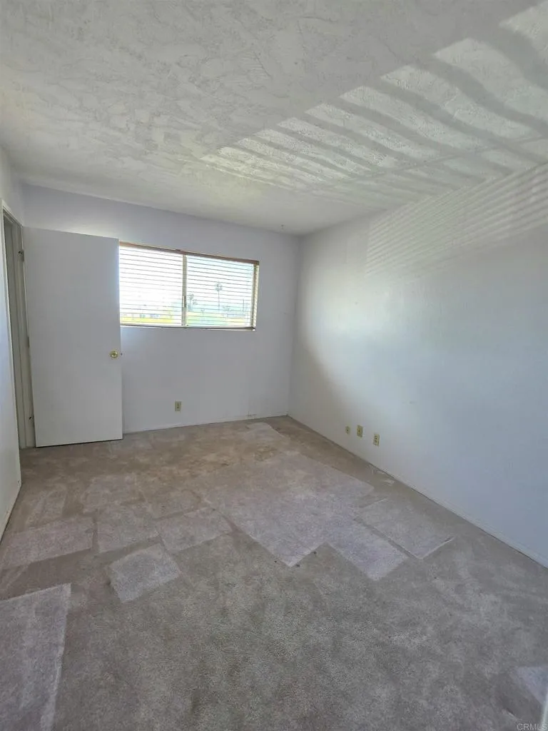 3830 Polly Lane Carlsbad, CA 92008