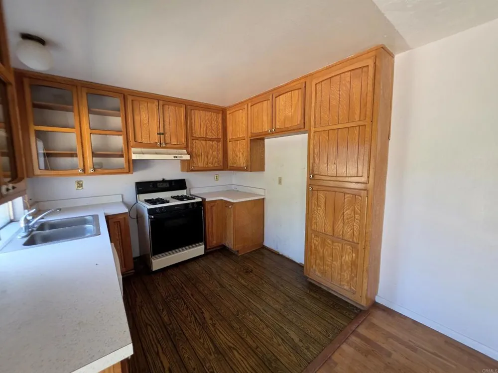 3830 Polly Lane Carlsbad, CA 92008
