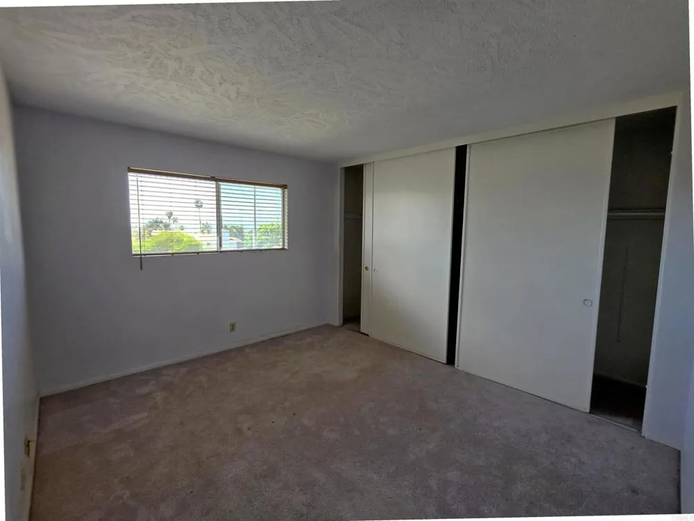 3830 Polly Lane Carlsbad, CA 92008