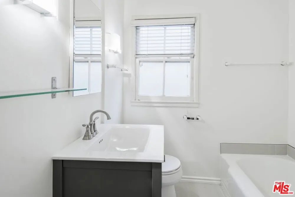 8569 Holloway Drive #1 West Hollywood, CA 90069