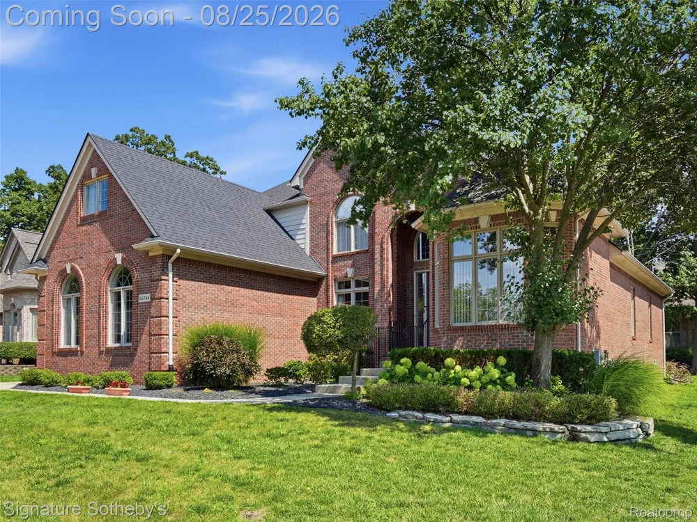 55744 Lancewood Drive Shelby Charter Township, MI 48316