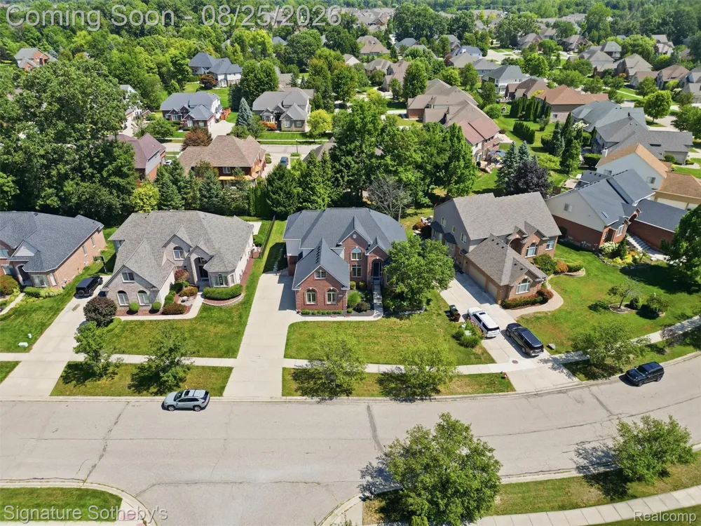 55744 Lancewood Drive Shelby Charter Township, MI 48316