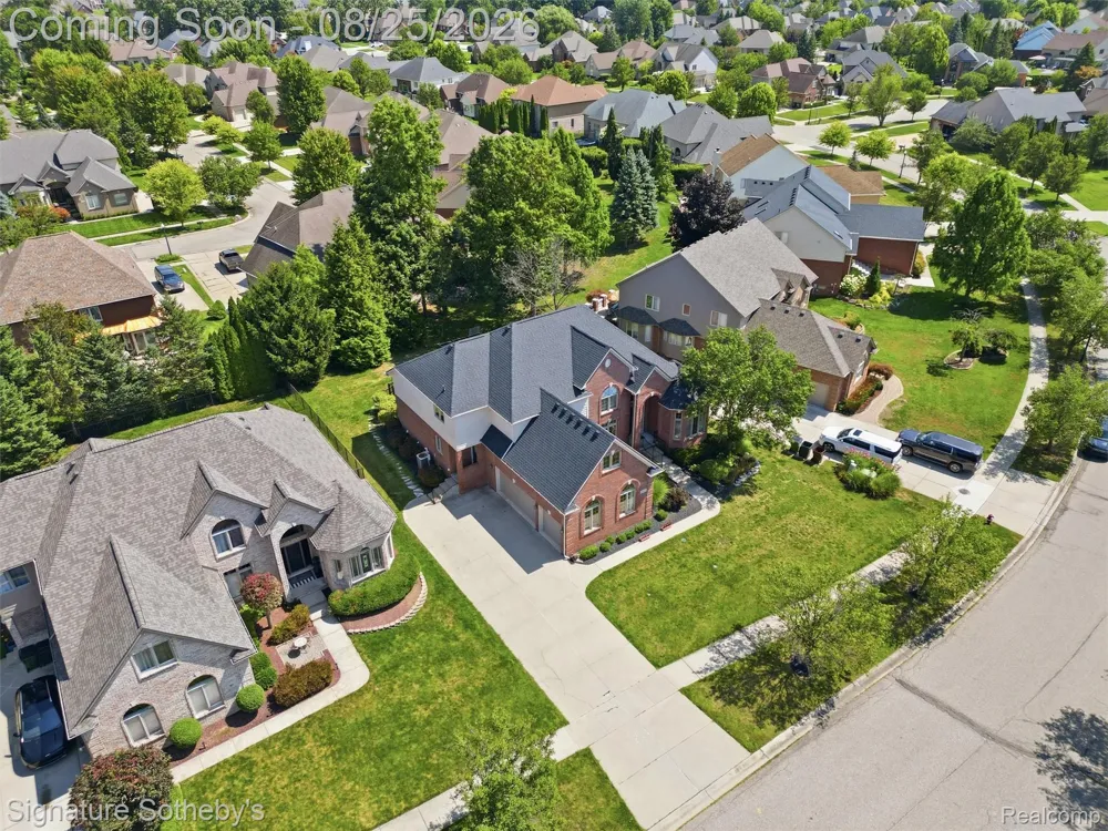 55744 Lancewood Drive Shelby Charter Township, MI 48316