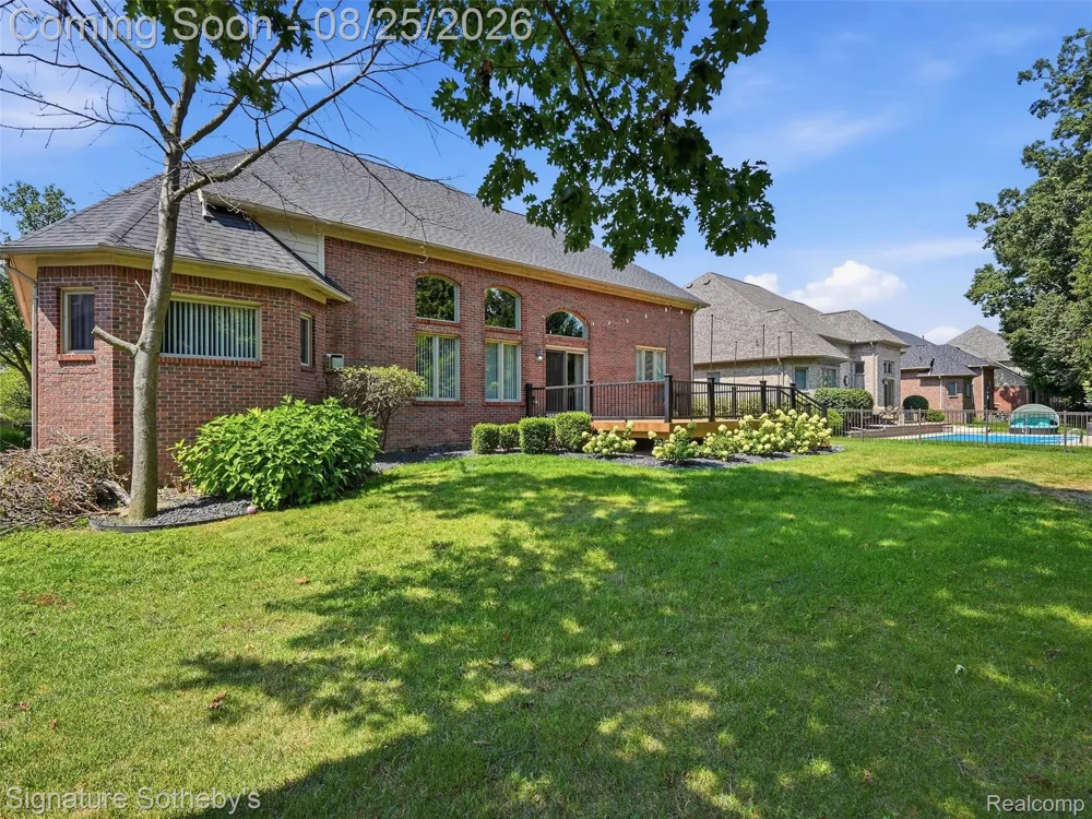 55744 Lancewood Drive Shelby Charter Township, MI 48316