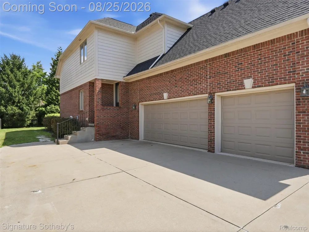 55744 Lancewood Drive Shelby Charter Township, MI 48316