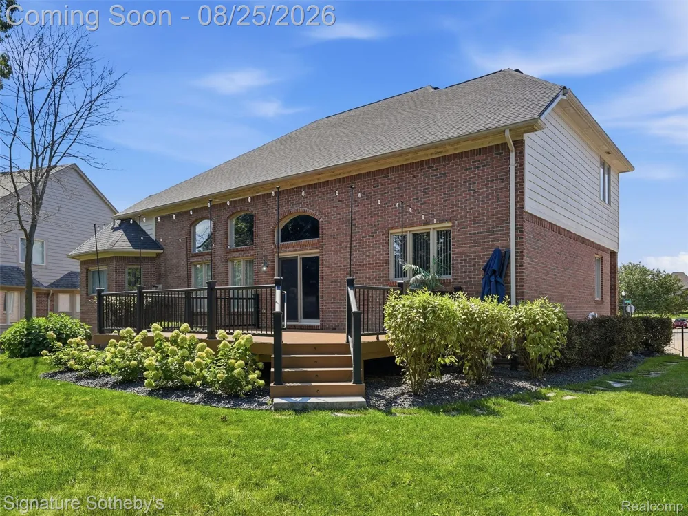 55744 Lancewood Drive Shelby Charter Township, MI 48316