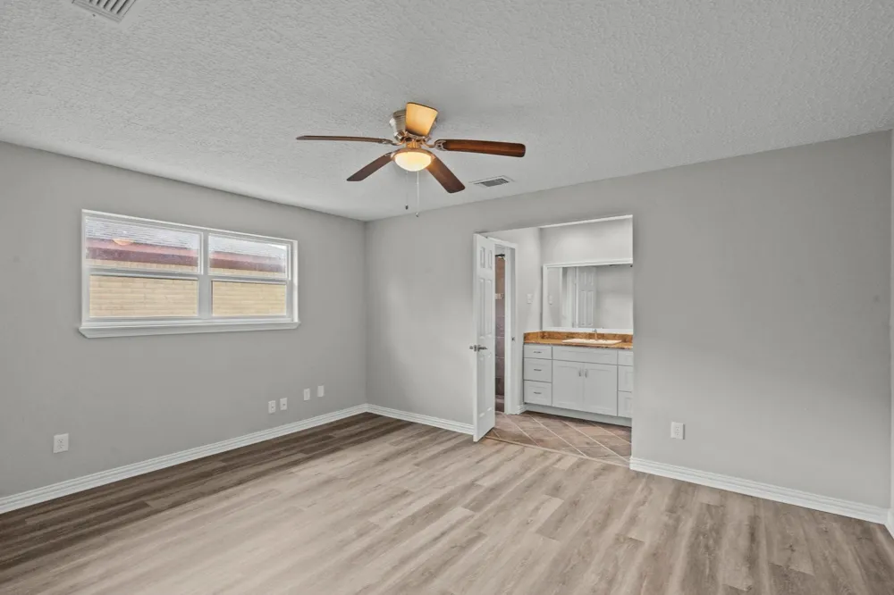 310 Windward Drive League City, TX 77573