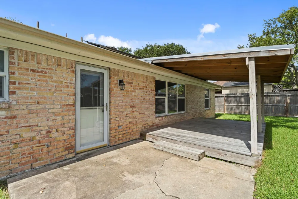 310 Windward Drive League City, TX 77573