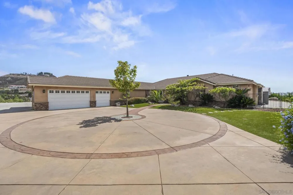 2255 Grace Lamay Terrace El Cajon, CA 92019