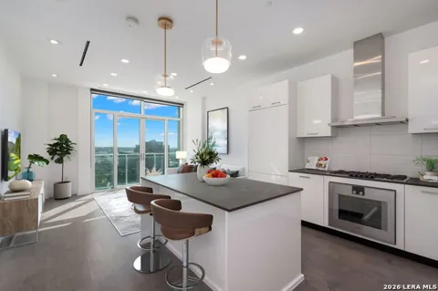 123 Lexington Ave #1303