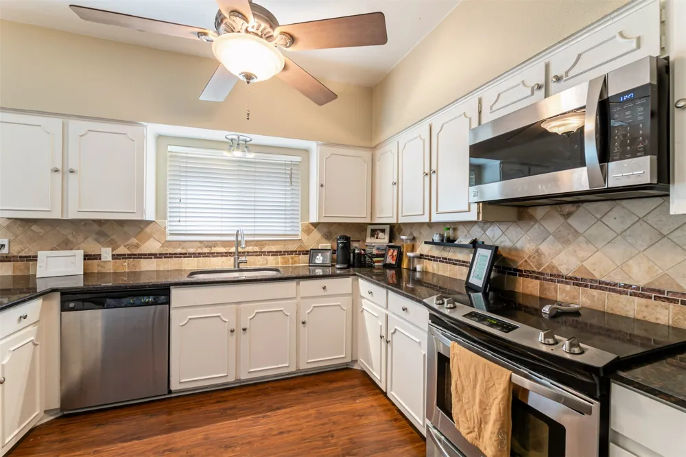 4320 Bellaire Drive S #205W Fort Worth, TX 76109