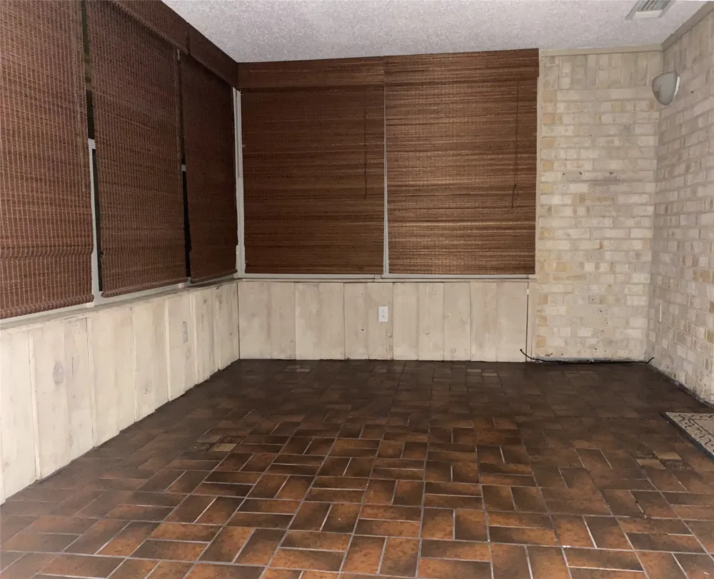 4320 Bellaire Drive S #205W Fort Worth, TX 76109