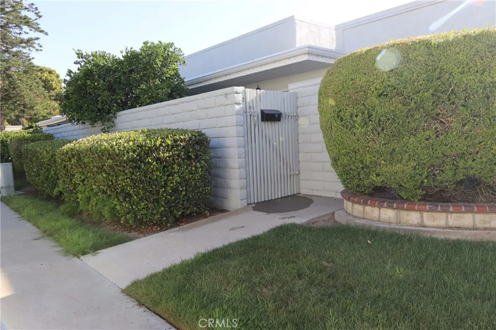 2131 Via Puerta #F Laguna Woods, CA 92637