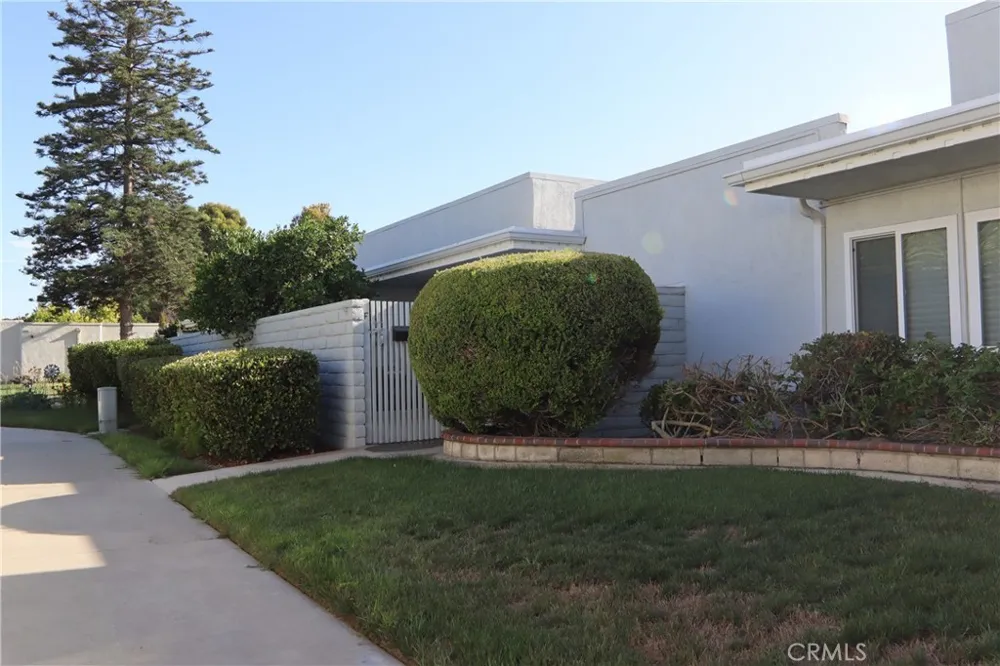 2131 Via Puerta #F Laguna Woods, CA 92637