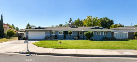 451 E Easton