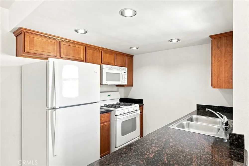 1134 W Blaine #202 Riverside, CA 92502