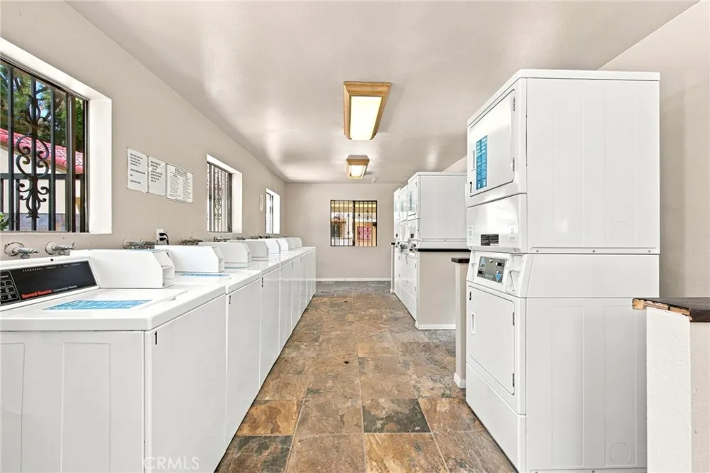 1134 W Blaine #202 Riverside, CA 92502