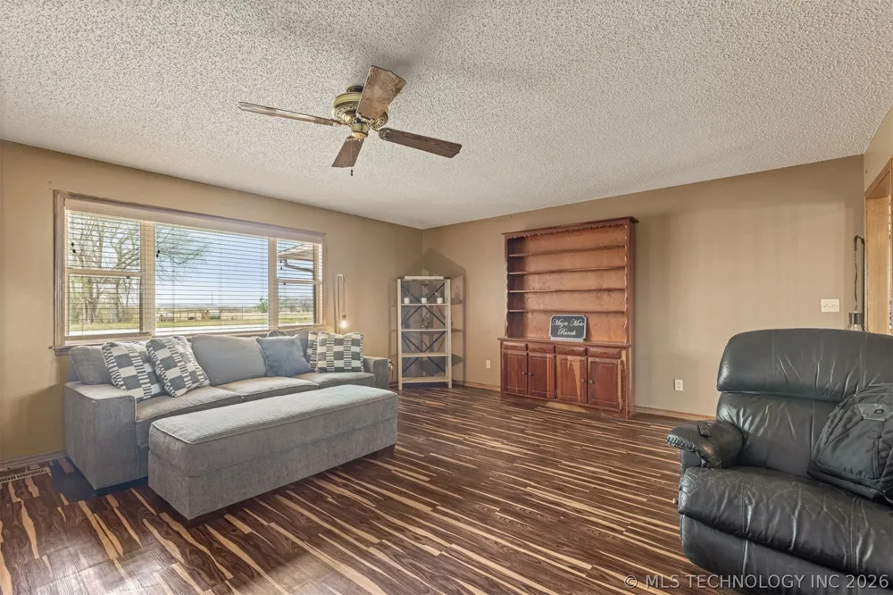 302 Gas Street Chouteau, OK 74337