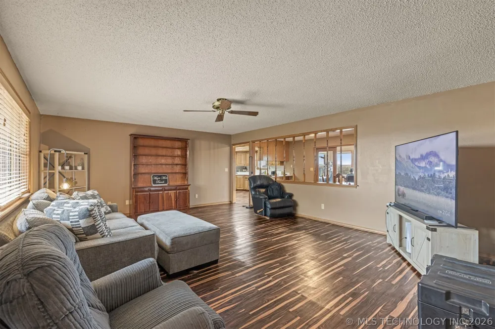 302 Gas Street Chouteau, OK 74337