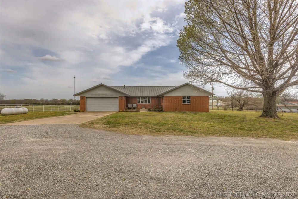 302 Gas Street Chouteau, OK 74337