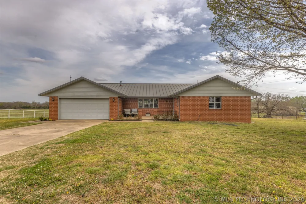 302 Gas Street Chouteau, OK 74337