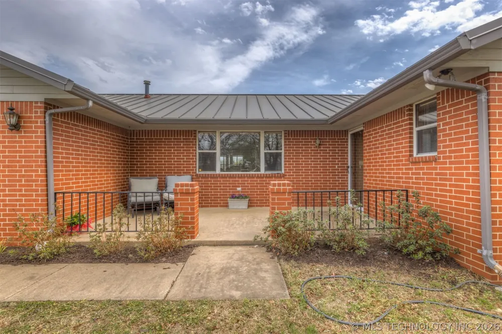 302 Gas Street Chouteau, OK 74337