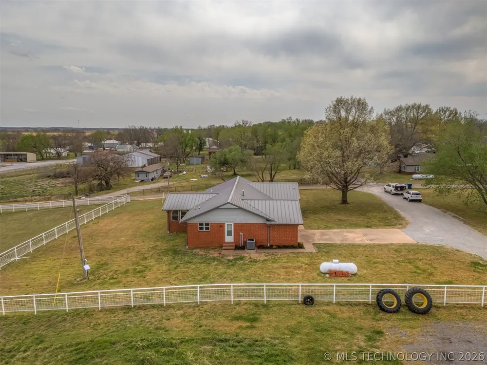 302 Gas Street Chouteau, OK 74337