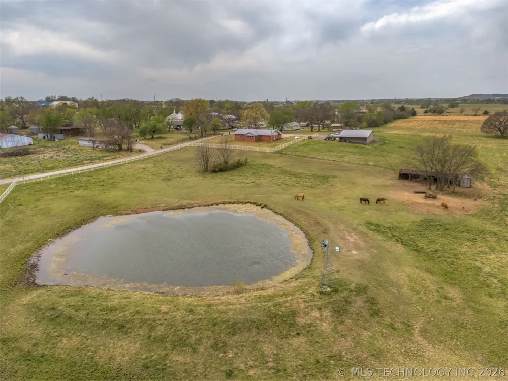 302 Gas Street Chouteau, OK 74337