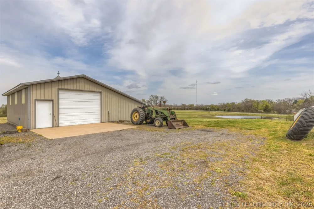 302 Gas Street Chouteau, OK 74337
