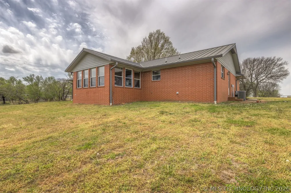 302 Gas Street Chouteau, OK 74337