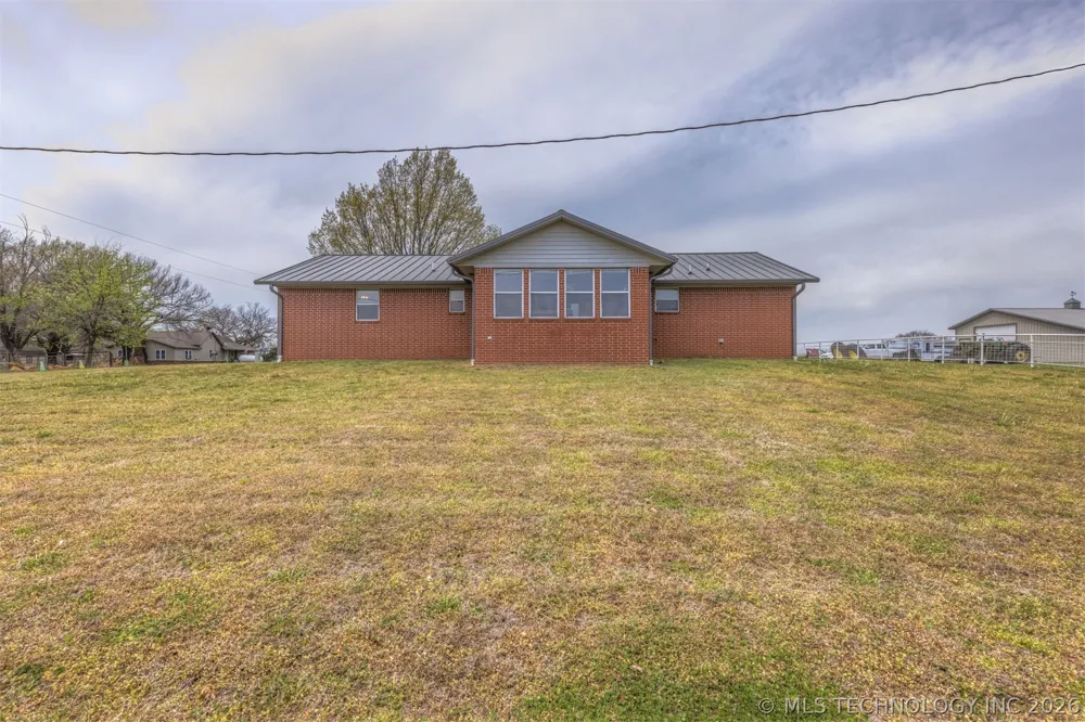302 Gas Street Chouteau, OK 74337
