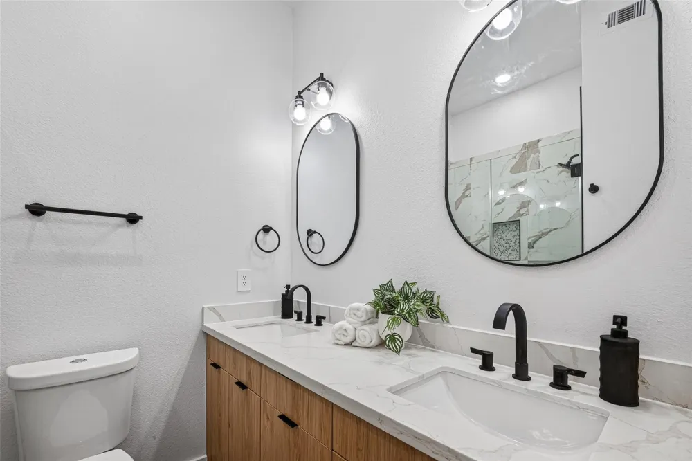 7840 Nashville Unit B Street Houston, TX 77028