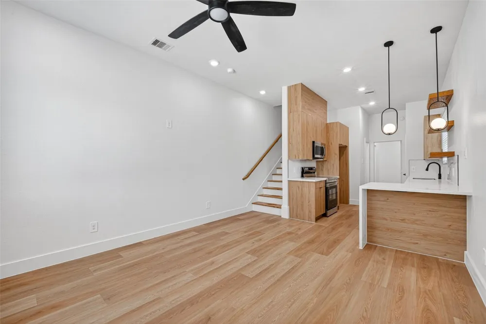 7840 Nashville Unit B Street Houston, TX 77028