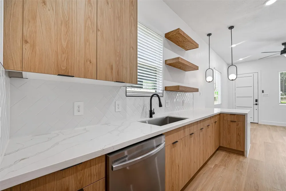 7840 Nashville Unit B Street Houston, TX 77028