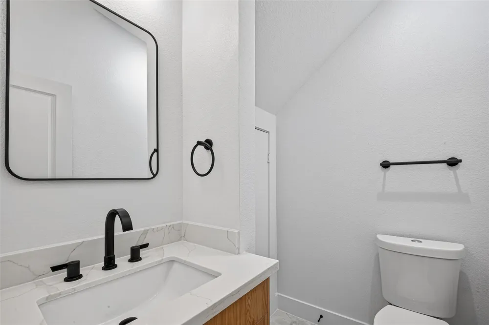 7840 Nashville Unit B Street Houston, TX 77028